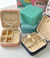 Échantillon Gratuit - Étui de Rangement Portable en Cuir PU de Luxe avec Logo Personnalisé, Boîte d'Organisation Simple Carrée pour Bijoux de Voyage, Emballage pour Bagues