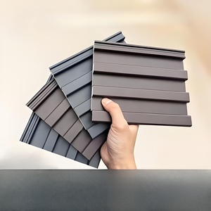 Panel de Techo Aislado de Aleación de Aluminio con Canaleta <span class=keywords><strong>para</strong></span> Aplicaciones en Almacenes Exteriores y Cámaras Frigoríficas - Aislamiento Térmico e Impermeable - Product Image 1