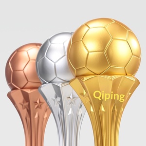 كأس كرة قدم كبير جداً مخصص، جائزة الحذاء الذهبي لأفضل هداف وحارس مرمى في الألعاب والأندية، مصنوع من الراتنج الذهبي - Product Image 4