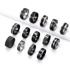 Anillo Giratorio Antiestrés de Acero Inoxidable Estilo Punk con Cadena Plegable y Diseño Geométrico para Hombre - Product Image 1