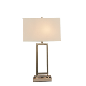 Lámpara de Mesa Moderna con Acabado Dorado y Base Cuadrada con Enchufe y Puerto USB para Decoración de Hotel - Product Image 6