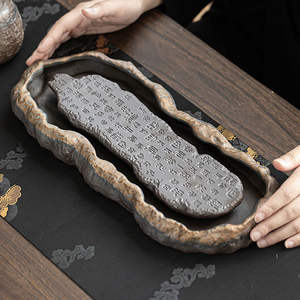 طقم شاي الكونغ فو ريترو على الطراز الياباني من الخزف الحجري مطلي بذهب سوترا القلب مع صينية شاي وإبريق سيراميك لتخزين أدوات الشاي - Product Image 4