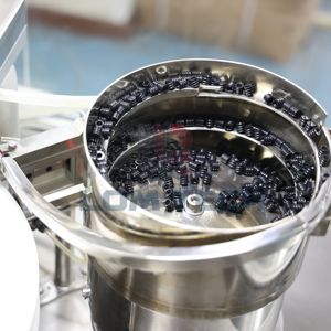 Machine de remplissage et de scellage de liquide de seringue entièrement automatique pour la toxine botulique d'<span class=keywords><strong>acide</strong></span> <span class=keywords><strong>hyaluronique</strong></span> - Product Image 6