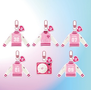 Kpop พวงกุญแจแฟนเพลงครบรอบ18th เด็กผู้หญิงพวงกุญแจอัลบั้มซีดีพวงกุญแจ yoona taeyeon พวงกุญแจอะคริลิครูปเสื้อผ้าของขวัญ - Product Image 1