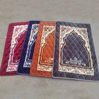 Tapis de prière musulman en polyester rembourré à trois couches, épais, type nuage, portable, personnalisable, vente directe d'usine, vente en gros