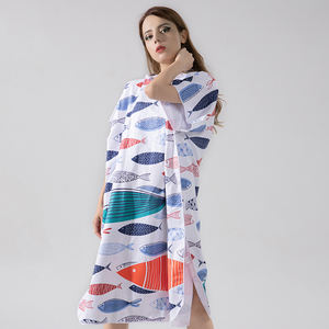 Serviette de plage en microfibre sans sable avec <span class=keywords><strong>poncho</strong></span> à capuche <span class=keywords><strong>Poncho</strong></span> de changement de <span class=keywords><strong>surf</strong></span> en polyester personnalisable compressé pour la vente en gros - Product Image 4