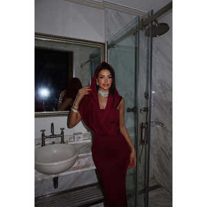 Robe de soirée longue bordeaux basique, style bal, coupe trapèze avec taille basse, pour soirée formelle, longueur ras du sol, ornée de paillettes - Product Image 4