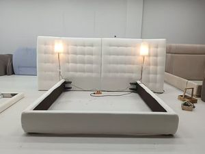 ฐานเตียงหรูหราสไตล์อิตาลีสมัยใหม่ ปรับแต่งได้ หุ้มกำมะหยี่ โครงไม้ติดผนัง เฟอร์นิเจอร์ห้องนอนโรงแรมแข็งแรงทนทาน ผลิตจากโรงงานโดยตรง ปรับแต่งได้ตามสไตล์อิตาลี - Product Image 6