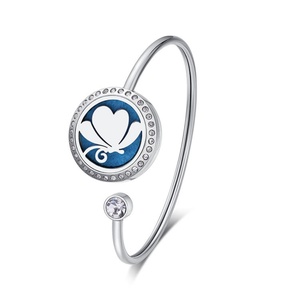Hot Selling Children's Stainless Steel Silver Plated Heart <b>Locket</b> <b>Bracelet</b> for Anniversary - Product Image 4