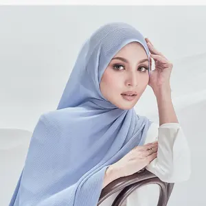 حجاب إسلامي من الشيفون عالي الجودة, شال شيفون به ثنيات صغيرة الحجم ، شال للمسلمات ، شال حجاب ماليزي
