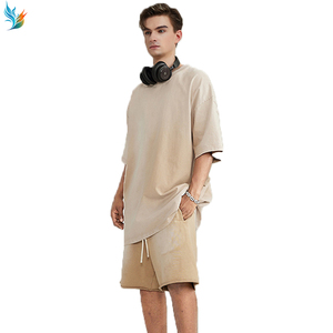 Conjunto de Camiseta y Pantalones Cortos Negros Vintage <span class=keywords><strong>para</strong></span> <span class=keywords><strong>Hombre</strong></span>, Estilo Streetwear Oversize <span class=keywords><strong>con</strong></span> Acabado Desgastado - Product Image 3
