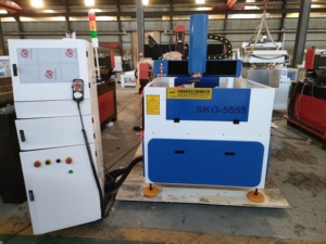 Centro de <span class=keywords><strong>Trabajo</strong></span> CNC para Biselado de Vidrio de 550*550 mm, Máquina de Corte y Pulido de Vidrio CNC de 3 Ejes Totalmente Automática - Product Image 4
