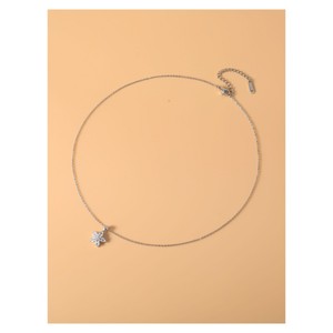 Ensemble boucles d'oreilles et collier fleur perle scintillante en alliage de cuivre serti griffe, bijoux de soirée pour femme - Product Image 4