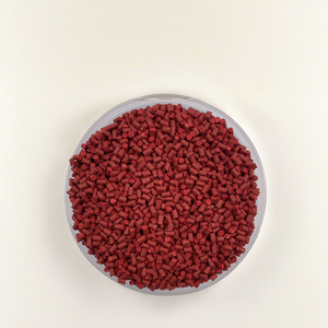 Masterbatch nhựa màu đỏ 82088 có thể được sử dụng để sản xuất nắp chai nhựa và túi nhựa với màu sắc rực rỡ - Product Image 1