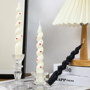 Bougies coniques spirales peintes sur mesure en gros - Bougies artisanales parfumées en cire d'abeille et cire de soja pour Noël, avec boîte en papier kraft - Product Image 5