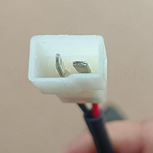 Buse électrique Volkswagen 6E0955986BA en ABS pour lave-glace chauffant - Product Image 1