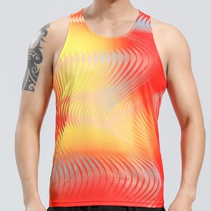 เสื้อกล้ามวิ่งโพลีเอสเตอร์ 100% แบบกำหนดเองได้  สำหรับผู้ชาย น้ำหนักเบา เหมาะสำหรับออกกำลังกาย - Product Image 1