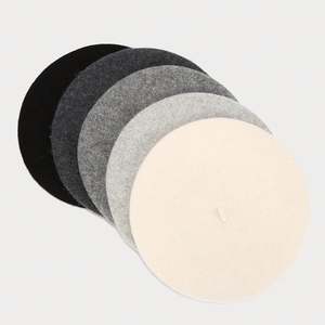 Béret en Laine 100% Brodé Personnalisé pour Femme Adulte – Vente en Gros, Modèle Uni Teint - Product Image 5
