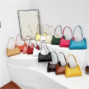 VENTA CALIENTE Bolso para axilas en relieve Patrón de piedra Bolso de hombro de mano de color caramelo para mujer. Z0909 - Product Image 1