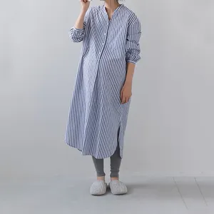 Abbigliamento da notte personalizzato a manica lunga adatto a tutte le donne che disegnano indumenti da notte da donna in cotone a righe