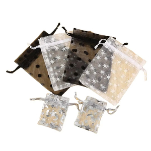 Bolsa de Organza Blanca con Cordón de 5"x7", Bolsas de Regalo de Organza con Patrón de Puntos, Bolsa Pequeña de Organza con Cordón para Regalos con Estampados - Product Image 2