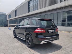 <span class=keywords><strong>Mercedes</strong></span>-Benz <span class=keywords><strong>ML</strong></span> 320 <span class=keywords><strong>2015</strong></span> <span class=keywords><strong>4MATIC</strong></span> SUV d'occasion, 3.0T V6 272 ch Biturbo AWD, grand luxe, bien entretenu, prêt à être expédié - Product Image 5
