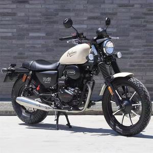 Moto de rue vintage 200cc 4 temps à essence avec moteur sans balais, élégante et pratique, modèle 2024 d'occasion QJ Flash 600 - Product Image 4