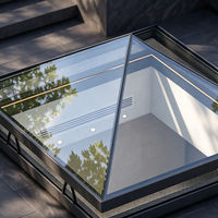 Fenêtre de toit pyramidale en verre à rupture de pont thermique en alliage d'aluminium avec ouverture automatique pour projets commerciaux de toits plats
