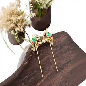 Atractivos pendientes de mariposa chapados en oro de primera calidad para mujer, linda colección de joyería de moda en aleación. - Product Image 2