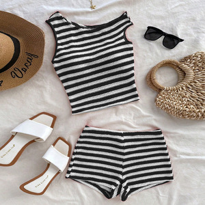 เสื้อแขนกุดลายทางสไตล์วันหยุดฤดูใบไม้ผลิของผู้หญิงและกางเกงขาสั้นเหนือเข่าชุดลำลอง 2 ชิ้นแฟชั่น - Product Image 2