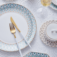 Ensemble de vaisselle nordique de luxe, fabricants de vaisselle en porcelaine osseuse, assiettes en céramique en vrac, ensembles de vaisselle pour Noël