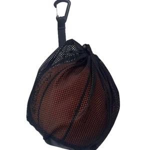 Bolsa de malla portátil para pelotas con cierre de cordón para almacenamiento de baloncesto, voleibol y fútbol, ​​incluye gancho de mosquetón para colgar - Product Image 3