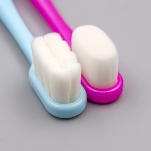 Brosse à dents personnalisée de qualité supérieure à poils doux, manche en nylon de 18,6 cm, pour adultes, usage domestique - Product Image 4