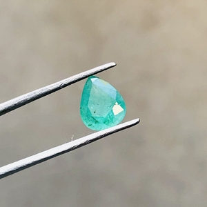 พลอยมรกตสีเขียวทำด้วยมือตัดหินลูกแพร์ธรรมชาติสำหรับเครื่องประดับโหราศาสตร์ผลิตภัณฑ์จำนวนมาก - Product Image 2