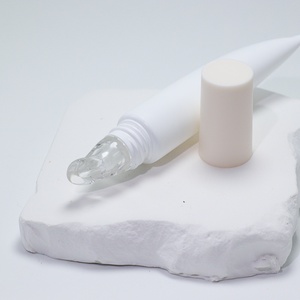 Tubos de bálsamo labial de silicona para apretar Envase de plástico blando vacío Logotipo personalizado Aceite labial Brillo de labios Tubo de brillo de labios Aplicador de plástico - Product Image 4