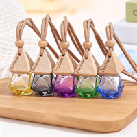 Diffuseur de parfum pour voiture en verre de 8 ml avec bouchon en bois, flacon de parfum en forme de losange, pendentif pour voiture, flacon d'huile essentielle