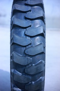 ยางรถขุด LCH T-REX G18 ลายใหม่ 9.00-20 ยางรถขุด ยางยางพารา ยางรถต่างๆ ยางรถตักดิน ยางรถตีนตะขาบ - Product Image 3