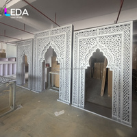 LEDA NOUVELLE ARRIVÉE Arche de mariage professionnelle moderne classique simple blanche à motif floral incurvé ajouré en acrylique personnalisable