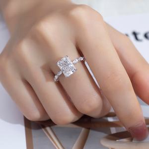 Bague de mariage en or 18 carats avec diamant de laboratoire de 3,4 carats, design luxueux et élégant, par Messi Pretty Luxury Design Fine Jewelry - Product Image 3