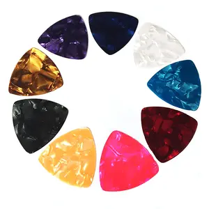 0,96 MM GITARRE PICK IN TRIANGLE MIX GRÖSSE FÜR GITARRE OEM