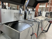 Machine de découpe CNC de précision à double tête pour cadres de fenêtres et de portes en aluminium avec affichage numérique et lame en carbure de 600 mm