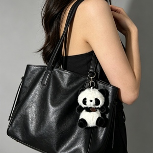 Diffuseur de parfum pour voiture en peluche panda personnalisé avec logo C&H, pour cadeau promotionnel - Product Image 4