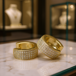 Tiffany & Co. Orecchini a Cerchio in Oro Massiccio 18K con Diamanti Taglio Brillante Rotondo, Incastonatura a Canale, Lusso per Uso Quotidiano, Unisex - Product Image 2