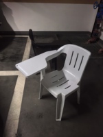 Chaise d'entraînement robuste en plastique monobloc avec tablette d'écriture pour salles de classe et séminaires aux Philippines