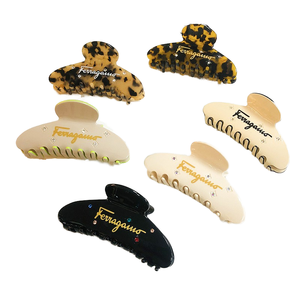 SHE SHARES Pinzas para el pelo coreanas de resina con diamantes, diseño semicircular, sencillas, de moda avanzada, unisex, de 11 cm, con agarre, estilo dulce y moderno, al por mayor - Product Image 1