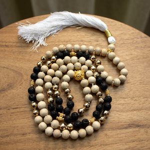 Collier de 108 perles Mala en Tulsi, Pyrite facettée et pierre de lave, noué à la main, avec pompon en soie, pour la méditation et le yoga - Product Image 1