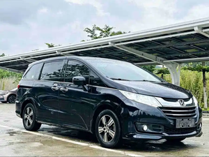 Honda Odyssey 2.4L Comfort Trim 7 Posti MPV Usata 2015 Facelift, Basso Chilometraggio, Guida a Sinistra per Africa e Medio Oriente - Product Image 4