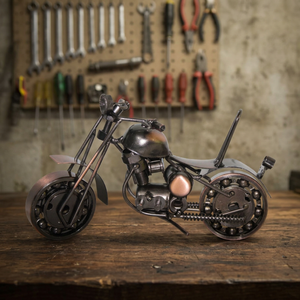 Modèle de moto chopper moderne en métal artisanal |   Sculpture de vélo en fer de récupération industrielle, décoration de table, cadeau B2B NIRMALA - Product Image 3