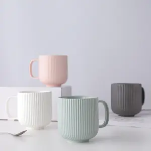 Nuevo estilo minimalista, Taza de cerámica para Hotel en casa, regalo de promoción, tazas de café de cerámica para té de agua con rayas en relieve