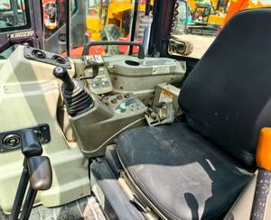 Pelle compacte Yanmar Vio35 de seconde main avec pouce hydraulique pour la manutention et l'aménagement paysager - Product Image 6